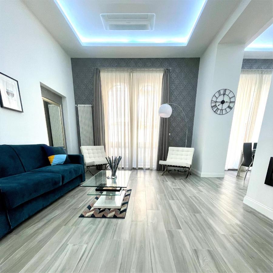 Duomo Platinum Apartments Неаполь Екстер'єр фото